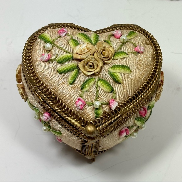 Victorian Style Heart Shaped Trinket Box-Fabric-Ribbon Art/Gild Metal Frame 3in - Picture 4 of 14